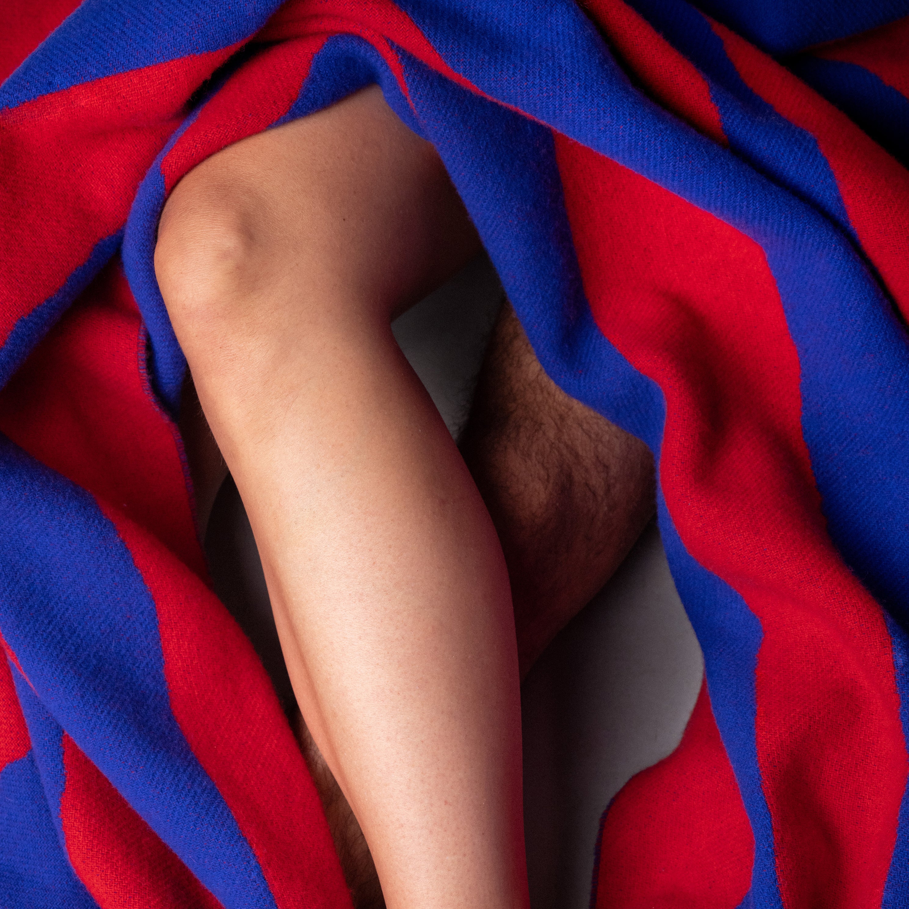 Blue and Red Woven Throw - Modern Vertical Stripe Pattern - Image 4